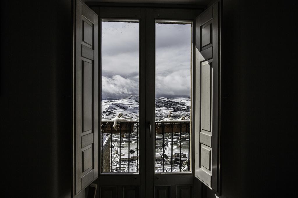 Residence Ventimiglia Gangi Dış mekan fotoğraf